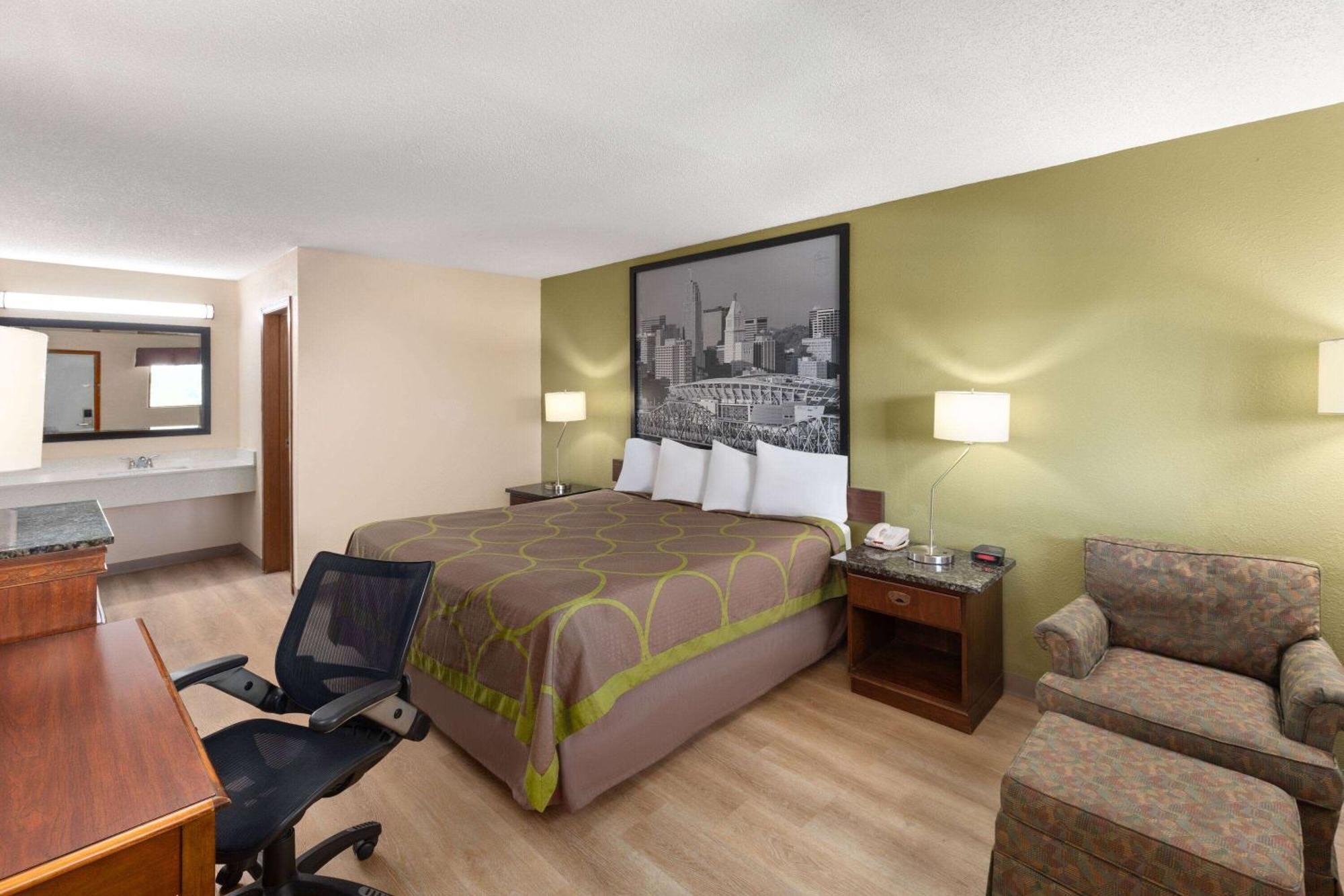 Super 8 By Wyndham Fort Mitchell Cincinnati Area Exterior photo